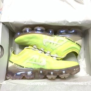 Nike Air VaporMax SE size 6